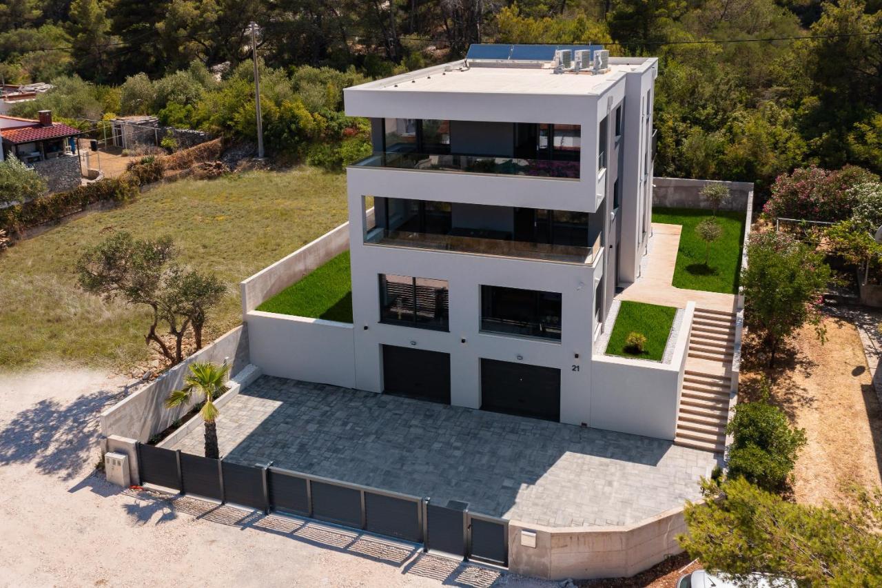 House & Home สลาทิเน ภายนอก รูปภาพ