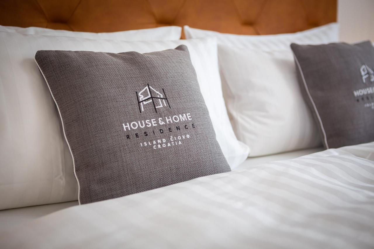 House & Home สลาทิเน ภายนอก รูปภาพ