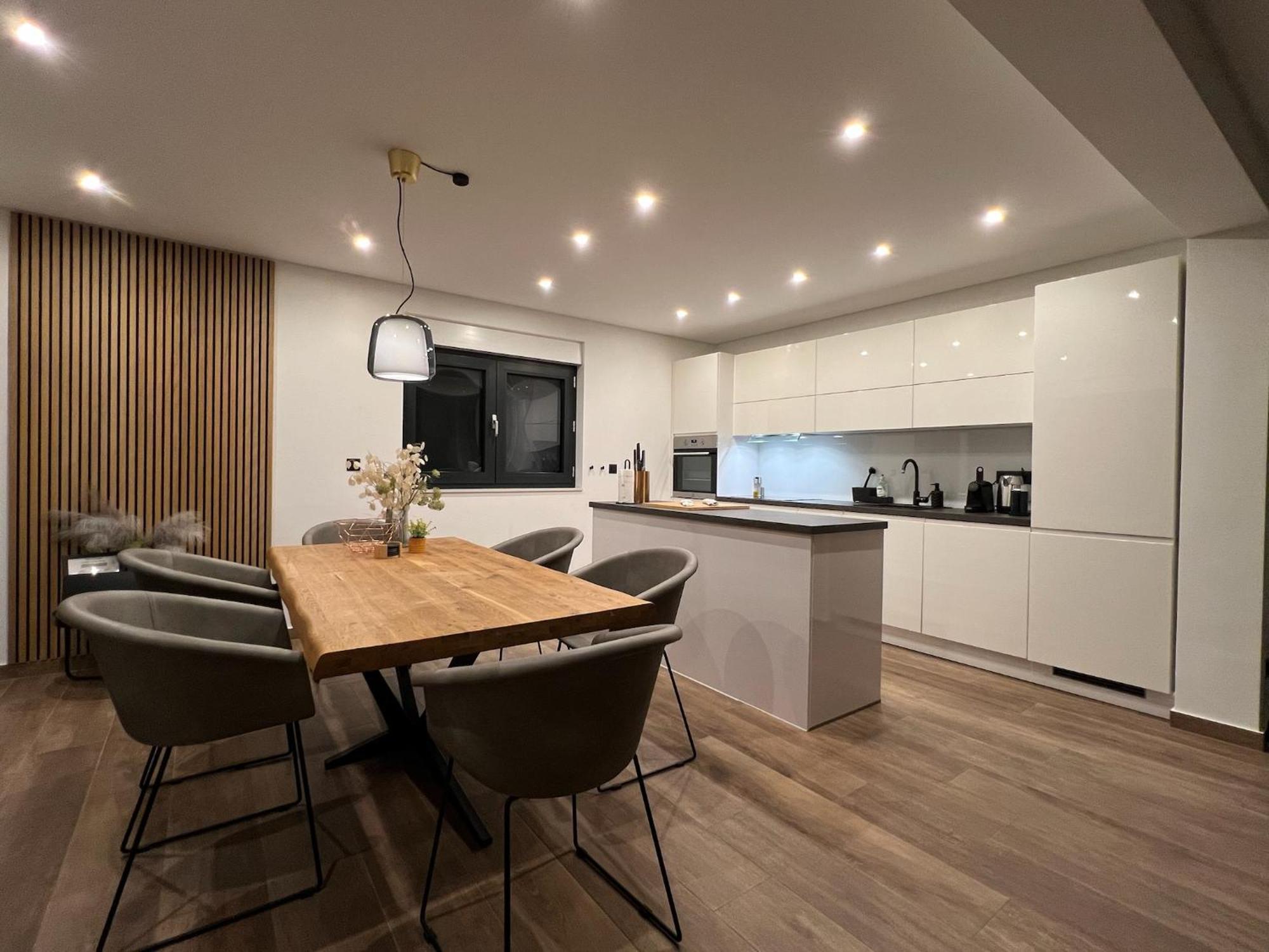 House & Home สลาทิเน ภายนอก รูปภาพ